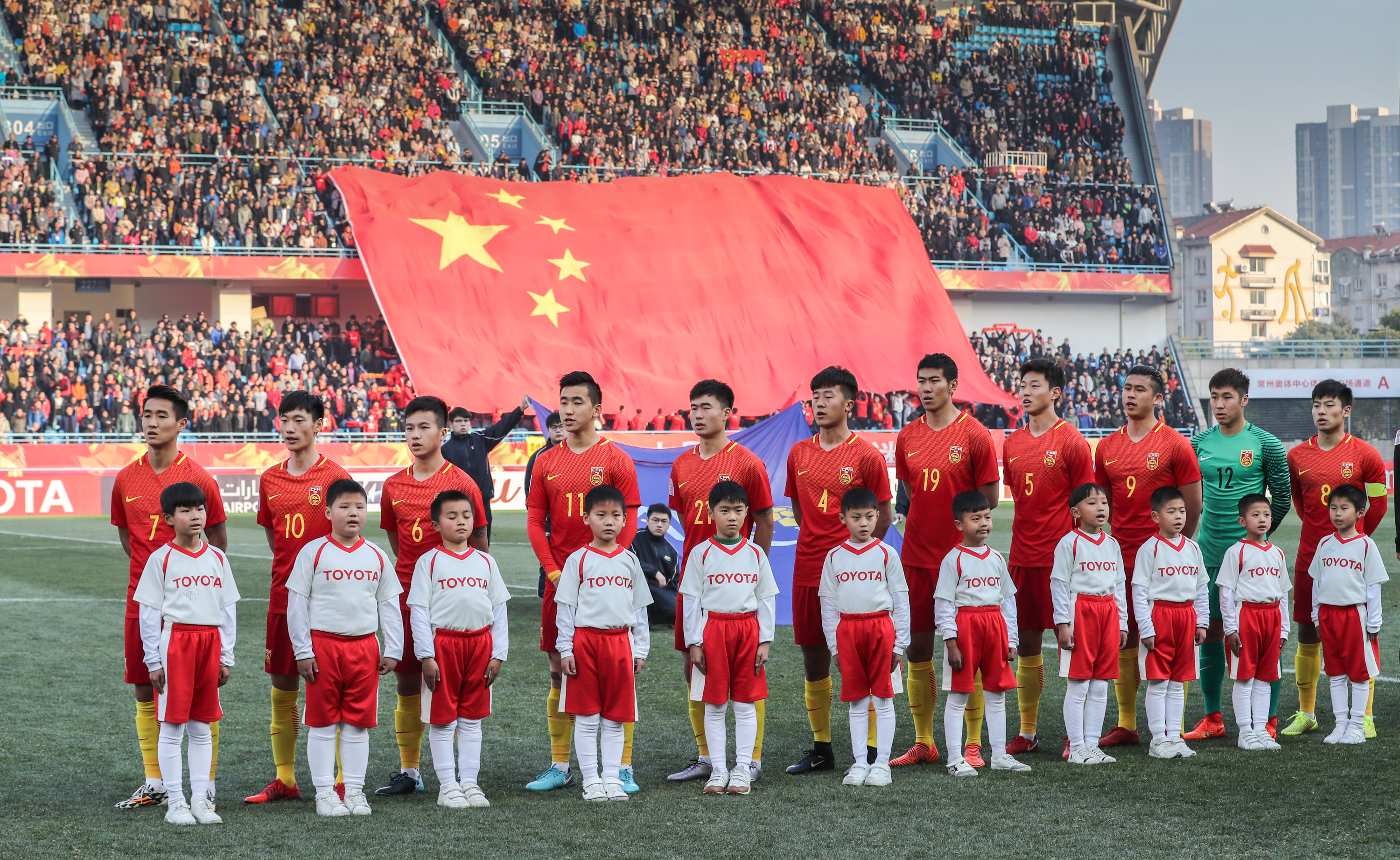 包含孟加拉国队力挽狂澜，晋级国际足球赛四强的词条
